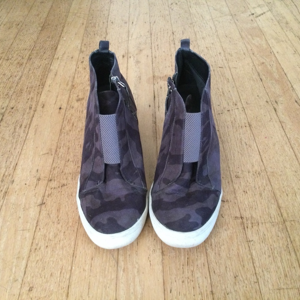 MIA Christie Camo Wedge sneakers women’s size 8